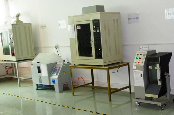 開關(guān)研發(fā)試驗(yàn)室2