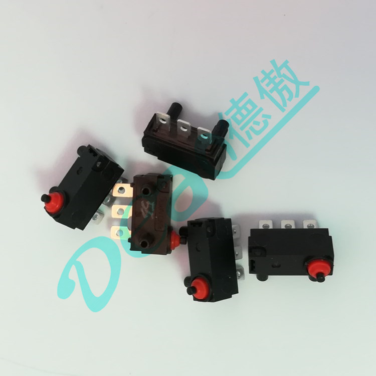 環(huán)保帶安規(guī)認(rèn)證小型防水微動(dòng)開關(guān)